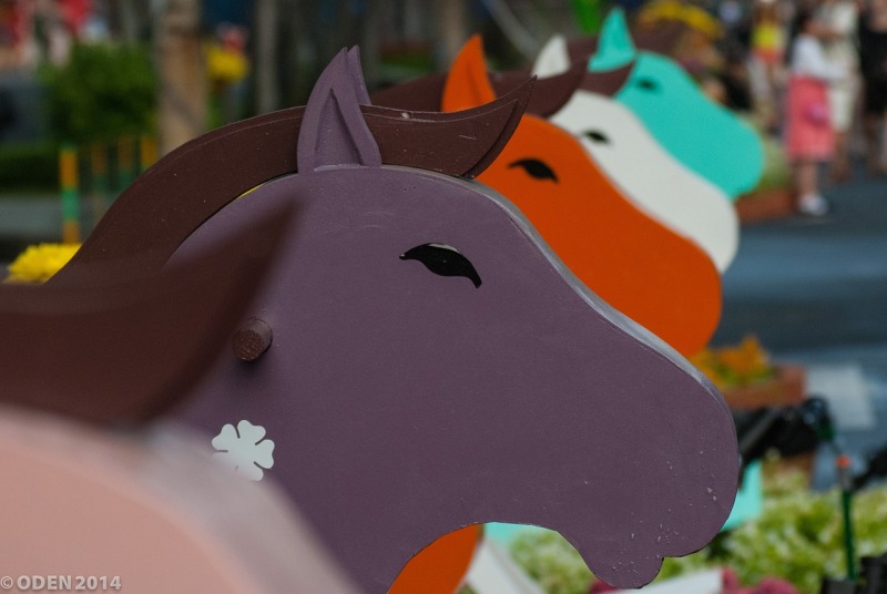 Głowa konia na kiju: Zabawka z dzieciństwa we współczesnym wydaniu